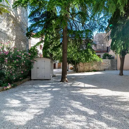 Apartment With Parking Space Bale, Rovinj - 22881 Bale